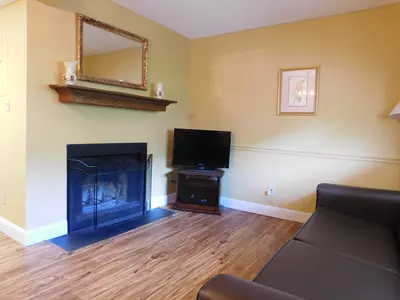 Oak Square 103