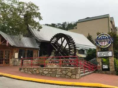 Outside of Calhoun's in Gatlinburg
