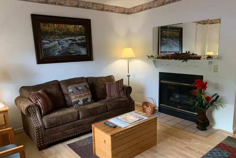 Laurel Inn 1-bedroom condo living room with fireplace