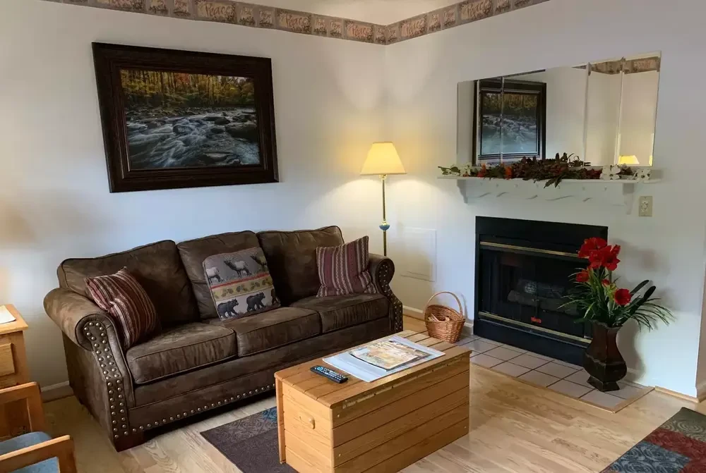 Laurel Inn 1-bedroom condo living room with fireplace