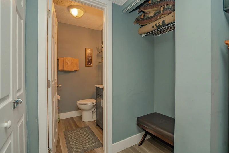 You'll find thoughtful touches in every corner, from the soft, clean towels waiting for you in the bathroom to the welcoming wardrobe space for your belongings.