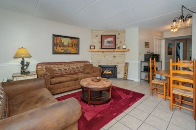 Olde Gatlinburg 304