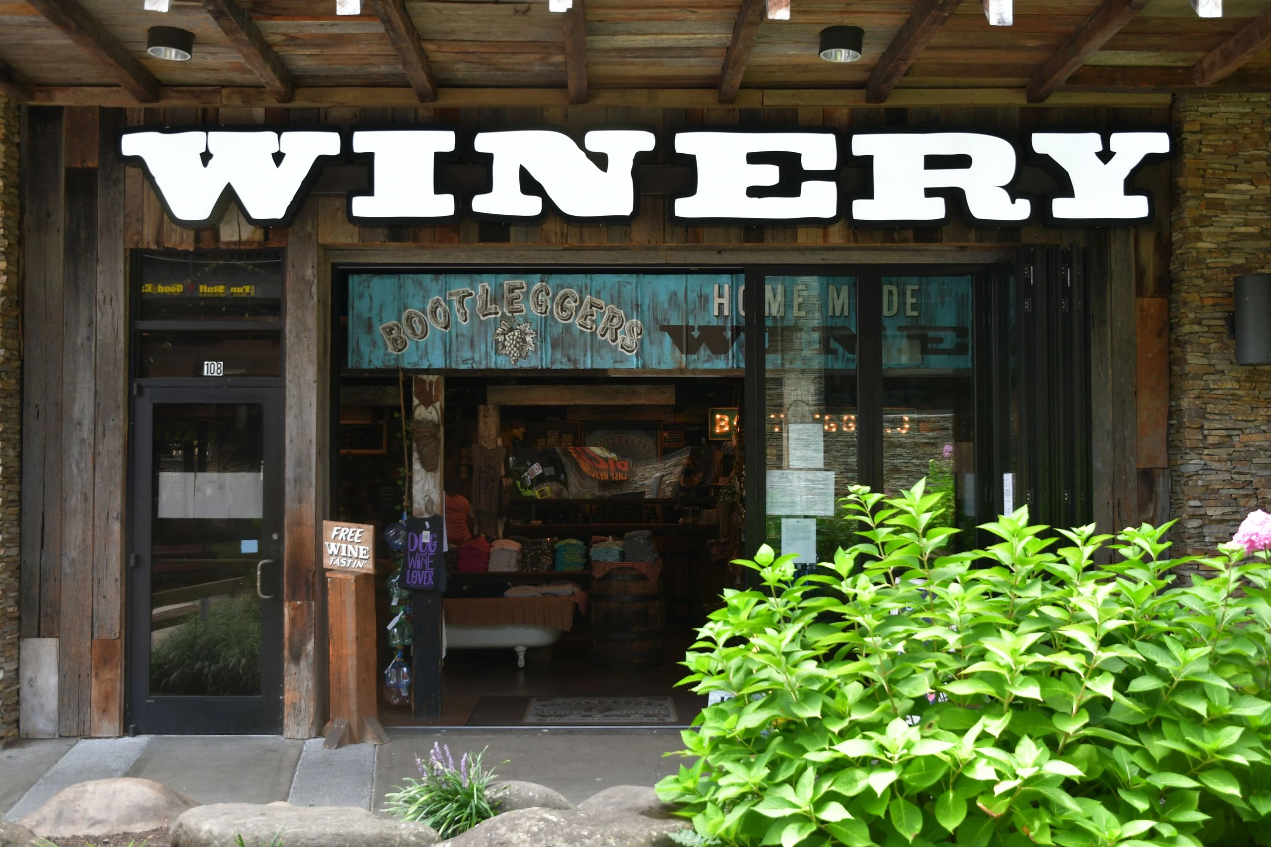 bottleggers homemade wine gatlinburg tn